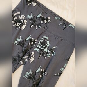 Justice girls grey floral leggings Size 14/16